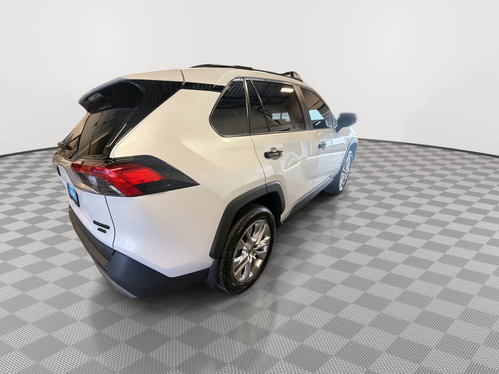 Thumbnail: 2025 Toyota RAV4 - 8