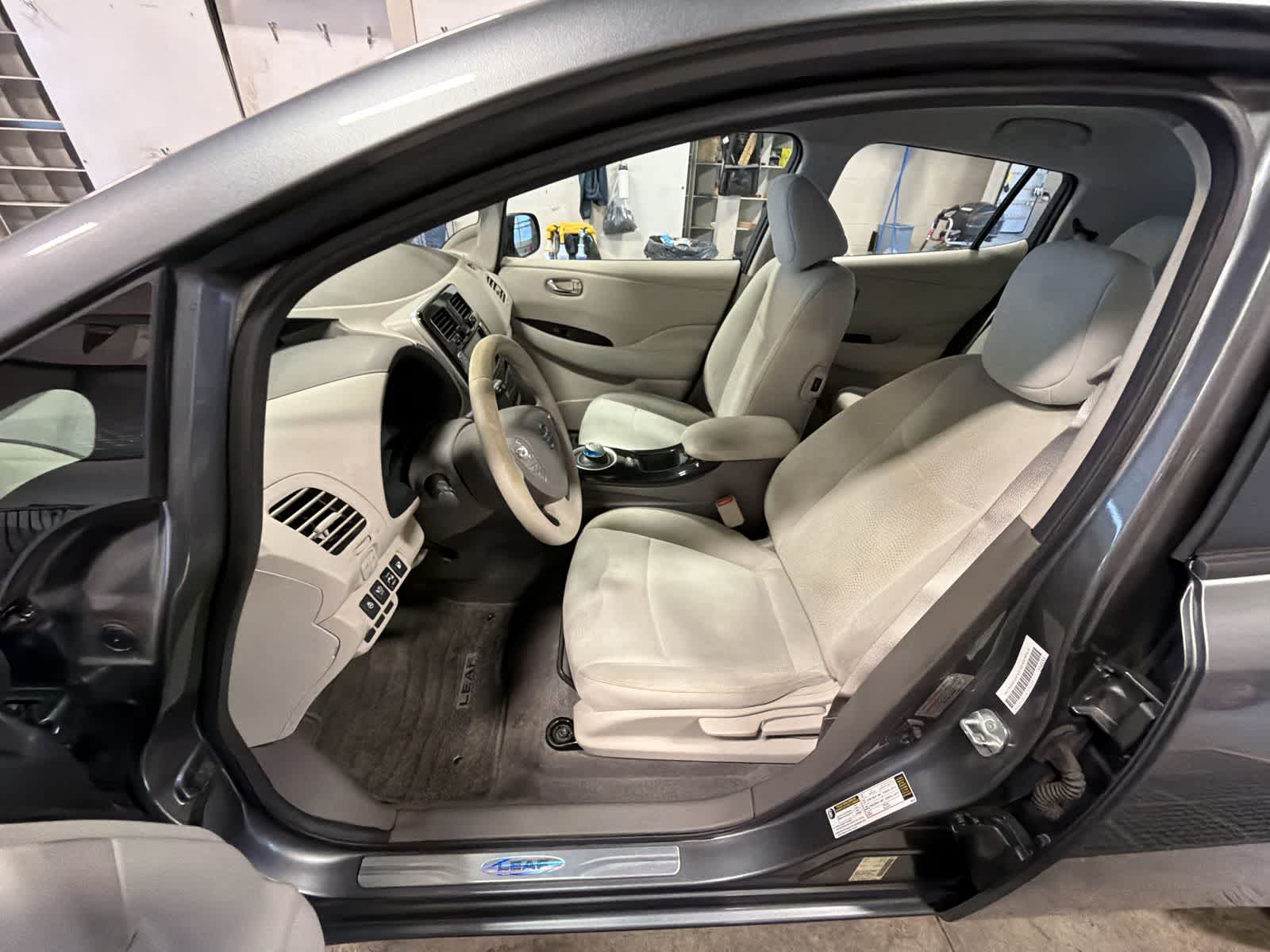 Thumbnail: 2015 Nissan Leaf - 16