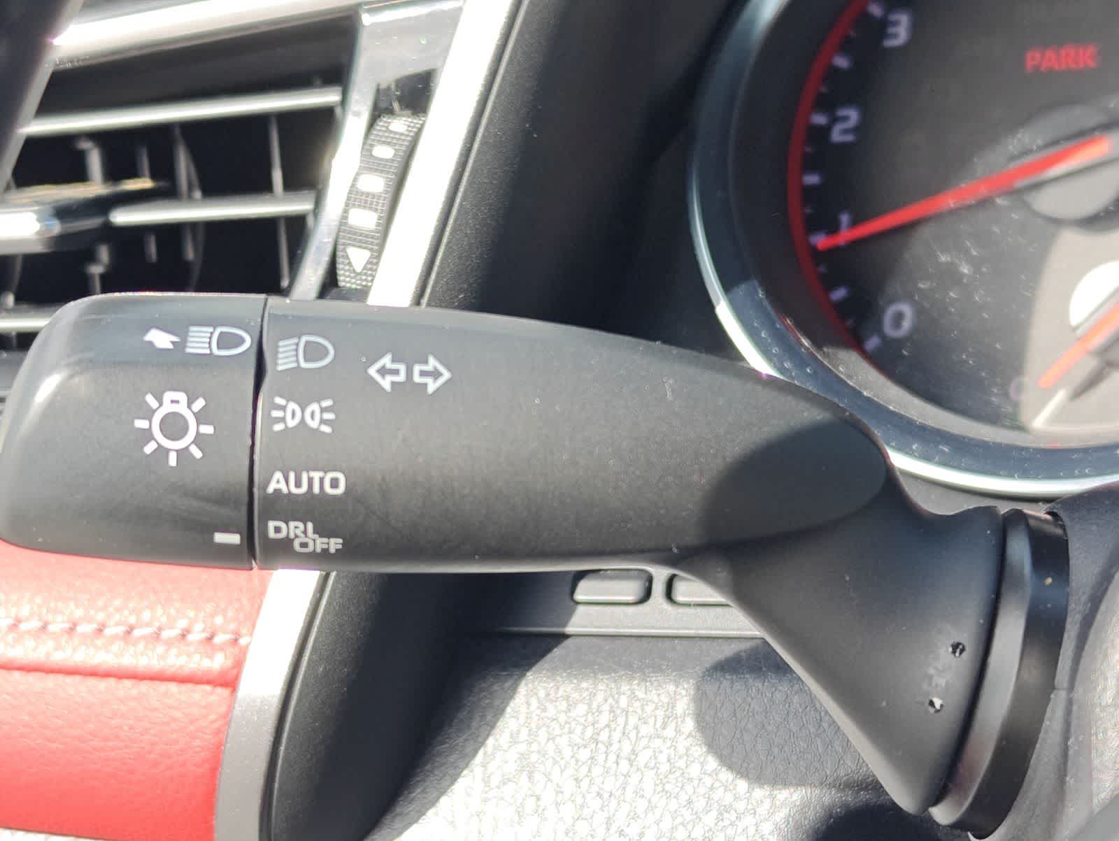 Thumbnail: 2018 Toyota Camry - 28