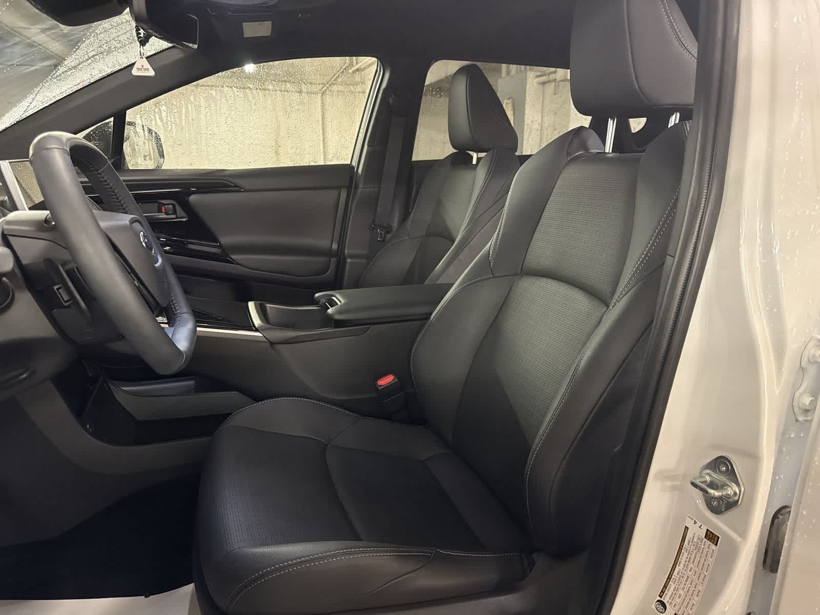 Thumbnail: 2025 Subaru Solterra - 16