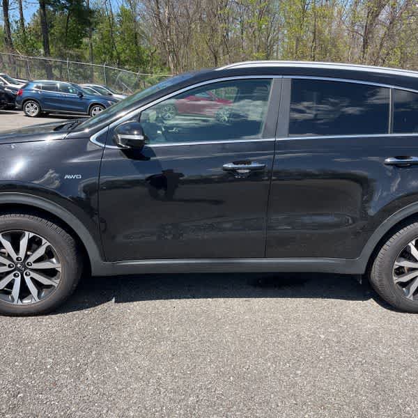Thumbnail: 2017 Kia Sportage - 3