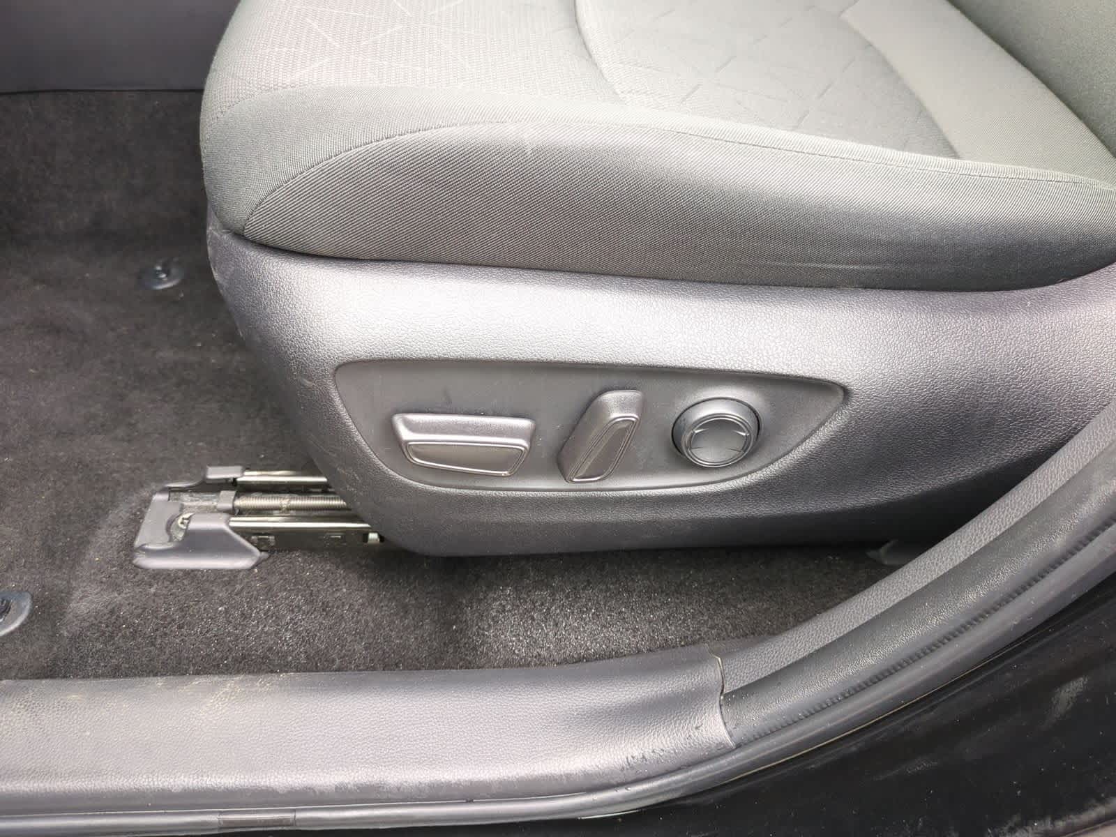 Thumbnail: 2024 Toyota RAV4 - 18