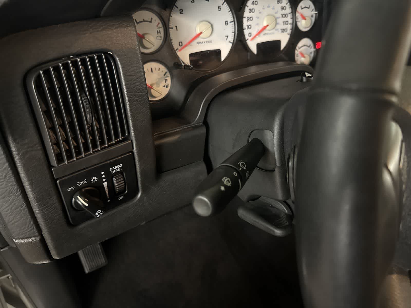 Thumbnail: 2005 Dodge Ram 1500 - 26