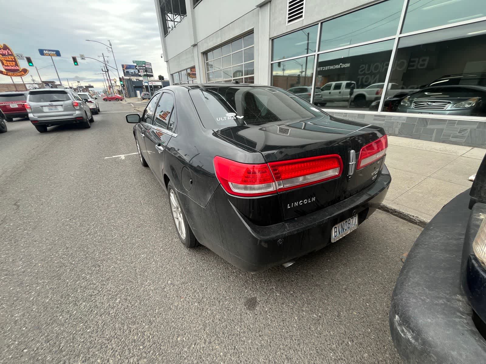 Thumbnail: 2011 Lincoln MKZ - 4