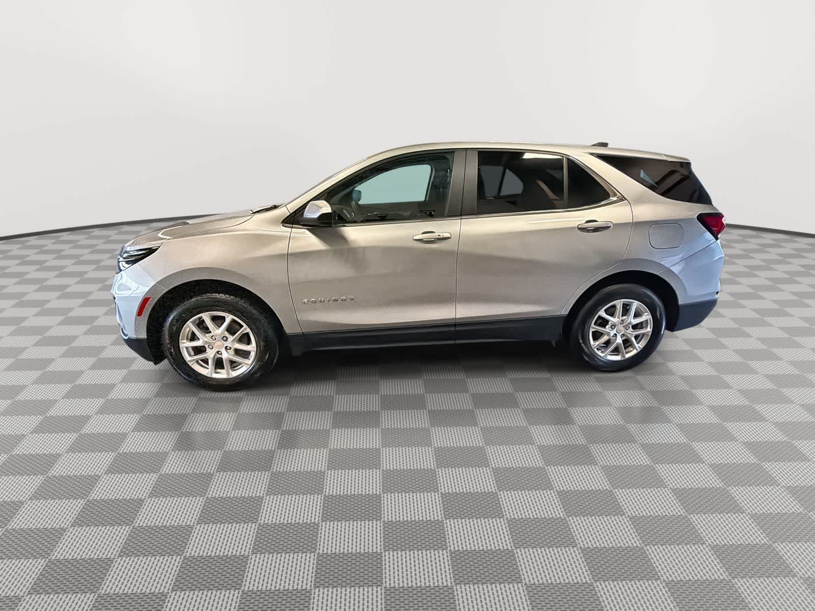 Thumbnail: 2022 Chevrolet Equinox - 5