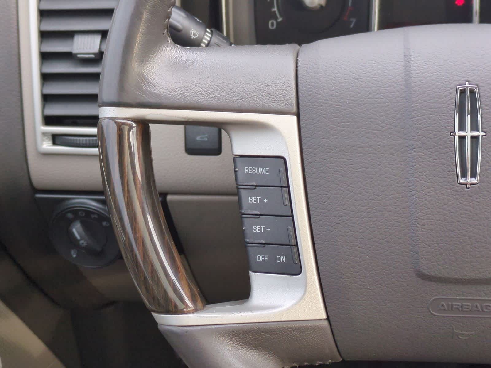 Thumbnail: 2010 Lincoln MKX - 25