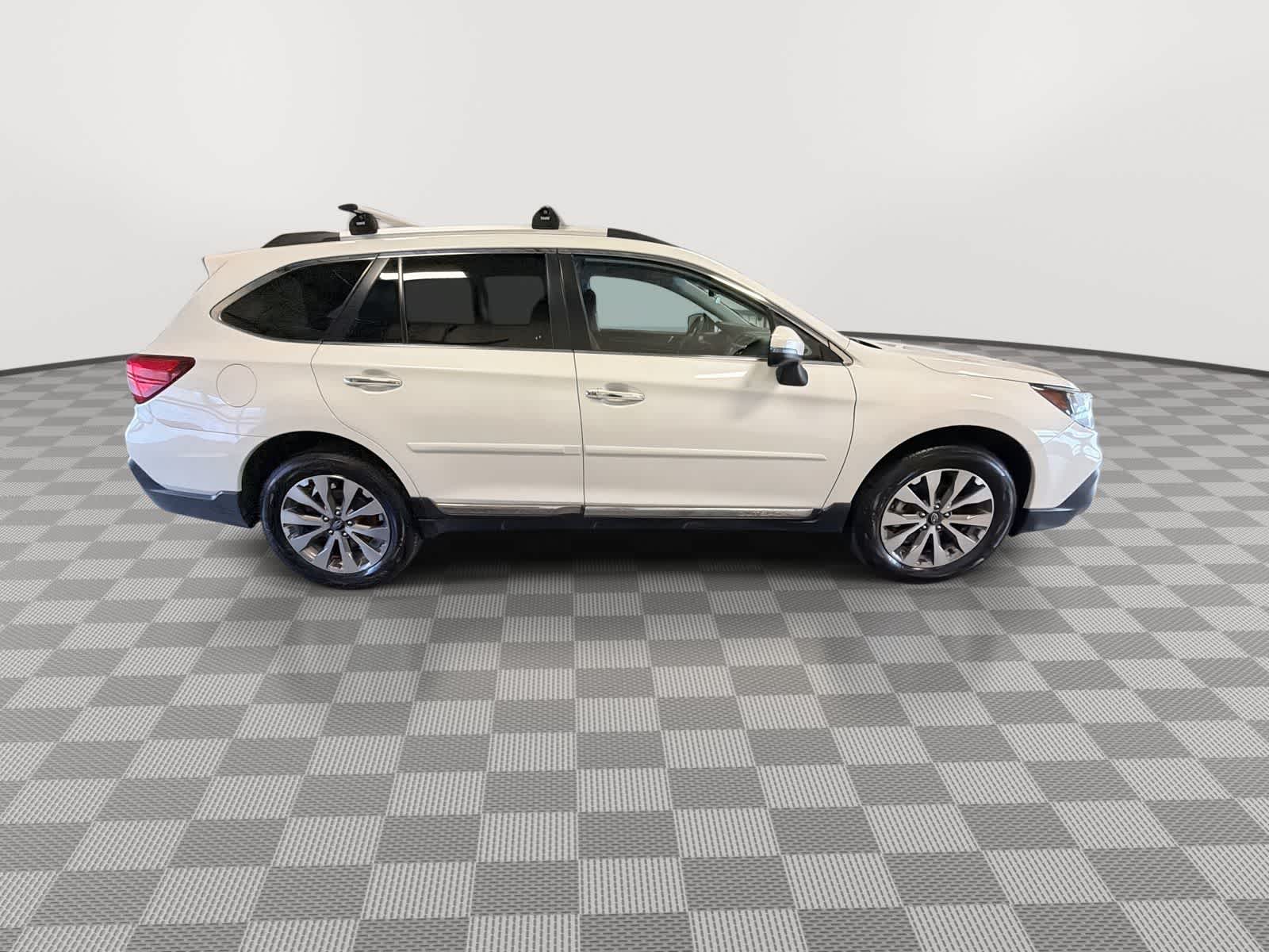 Thumbnail: 2018 Subaru Outback - 9