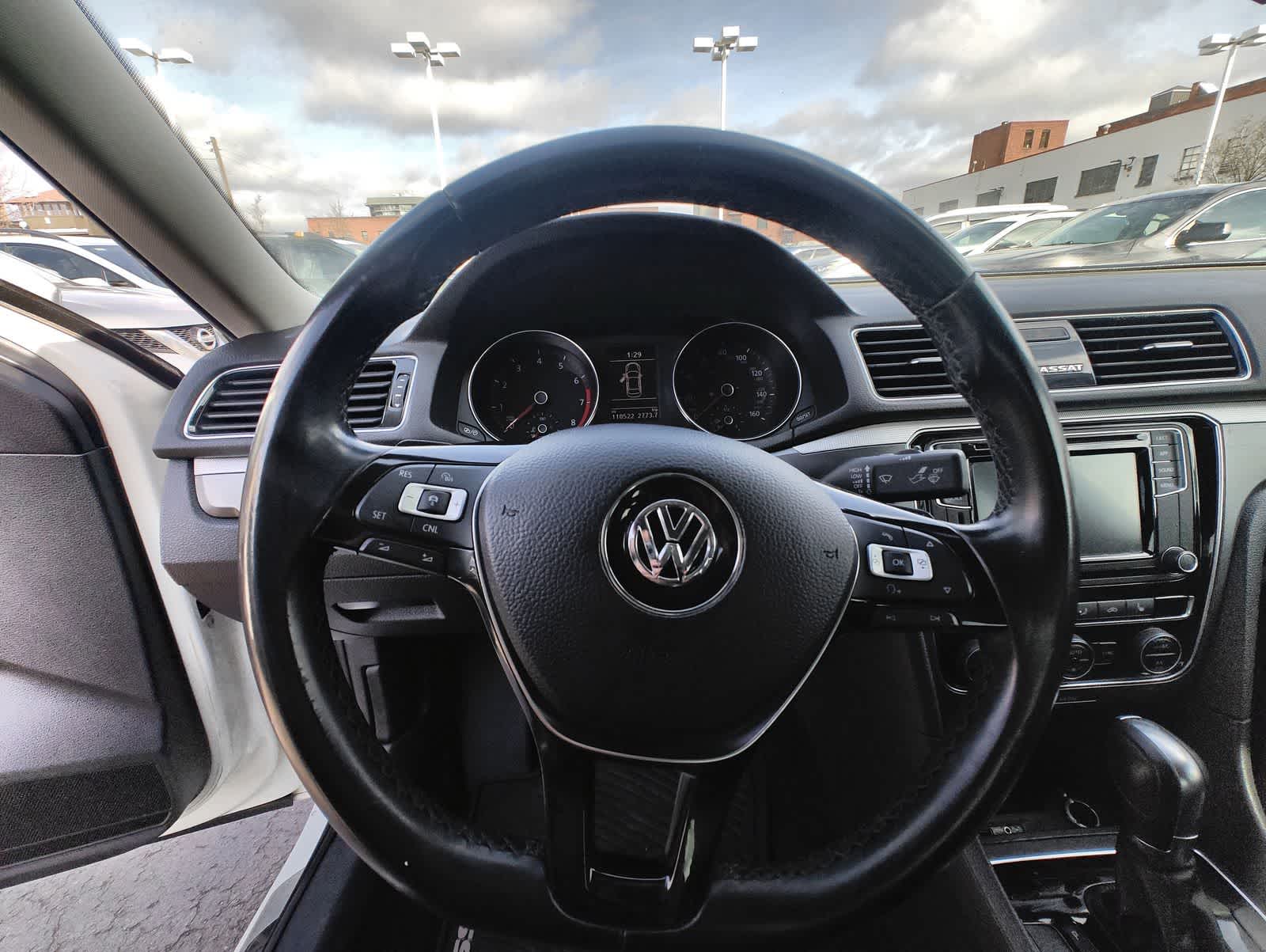 Thumbnail: 2018 Volkswagen Passat - 22