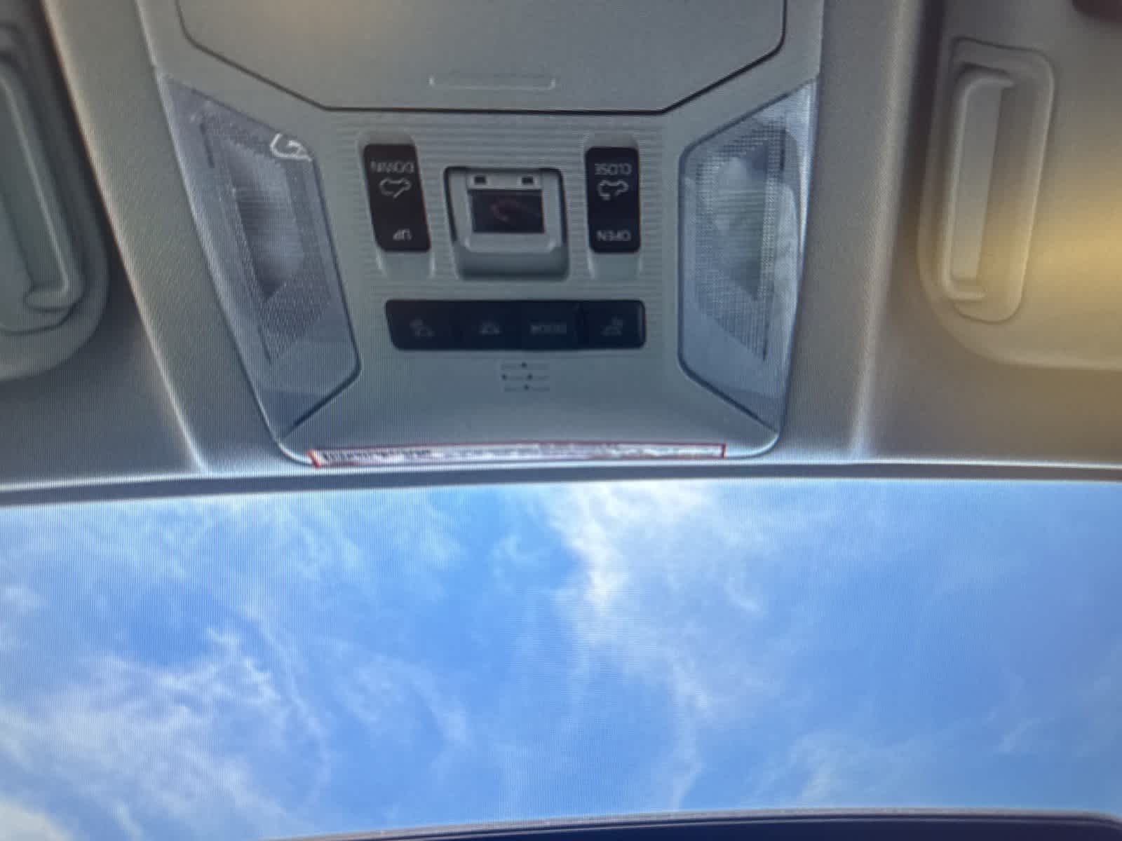 Thumbnail: 2022 Toyota RAV4 - 16