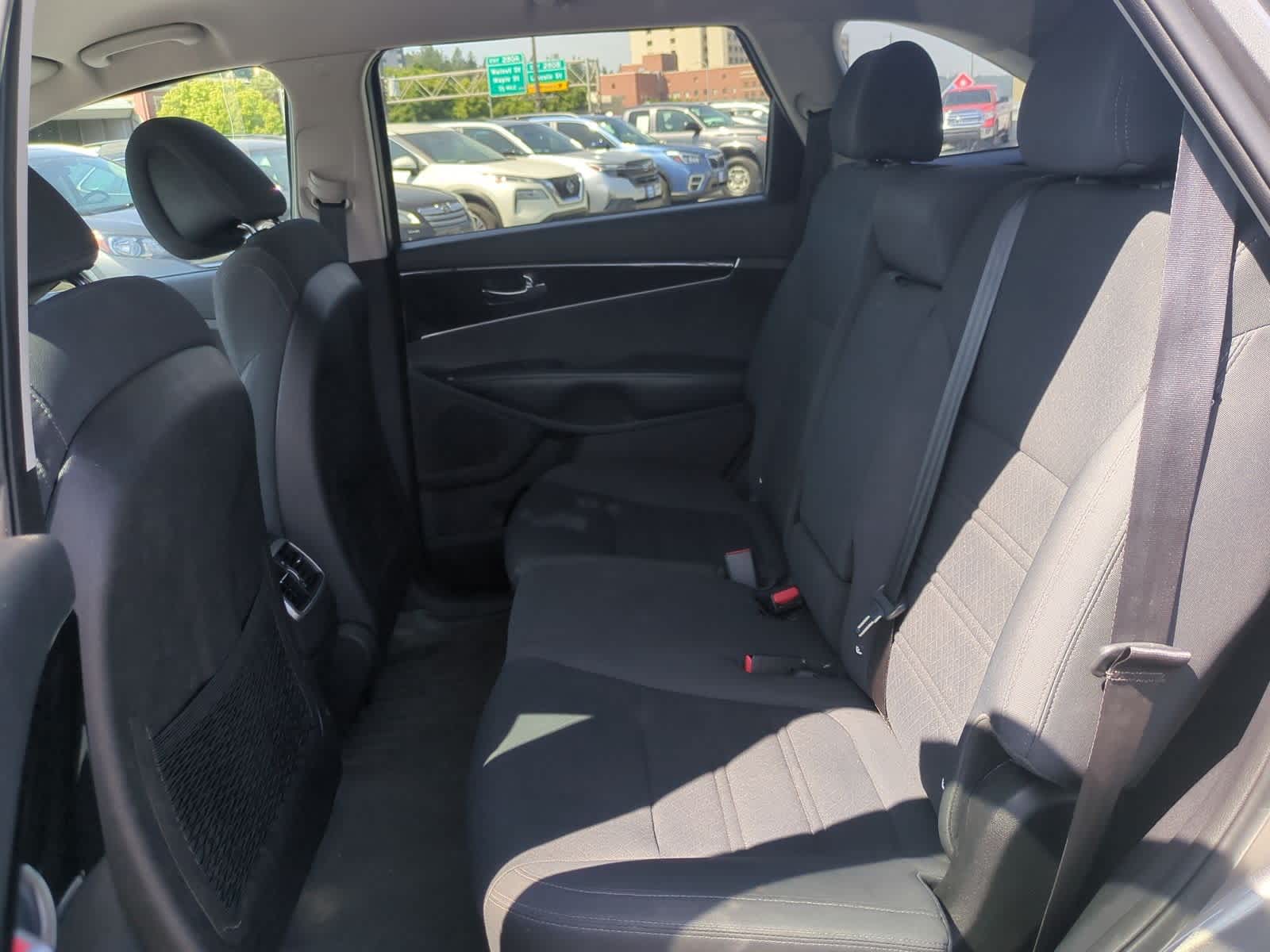 Thumbnail: 2016 Kia Sorento - 21