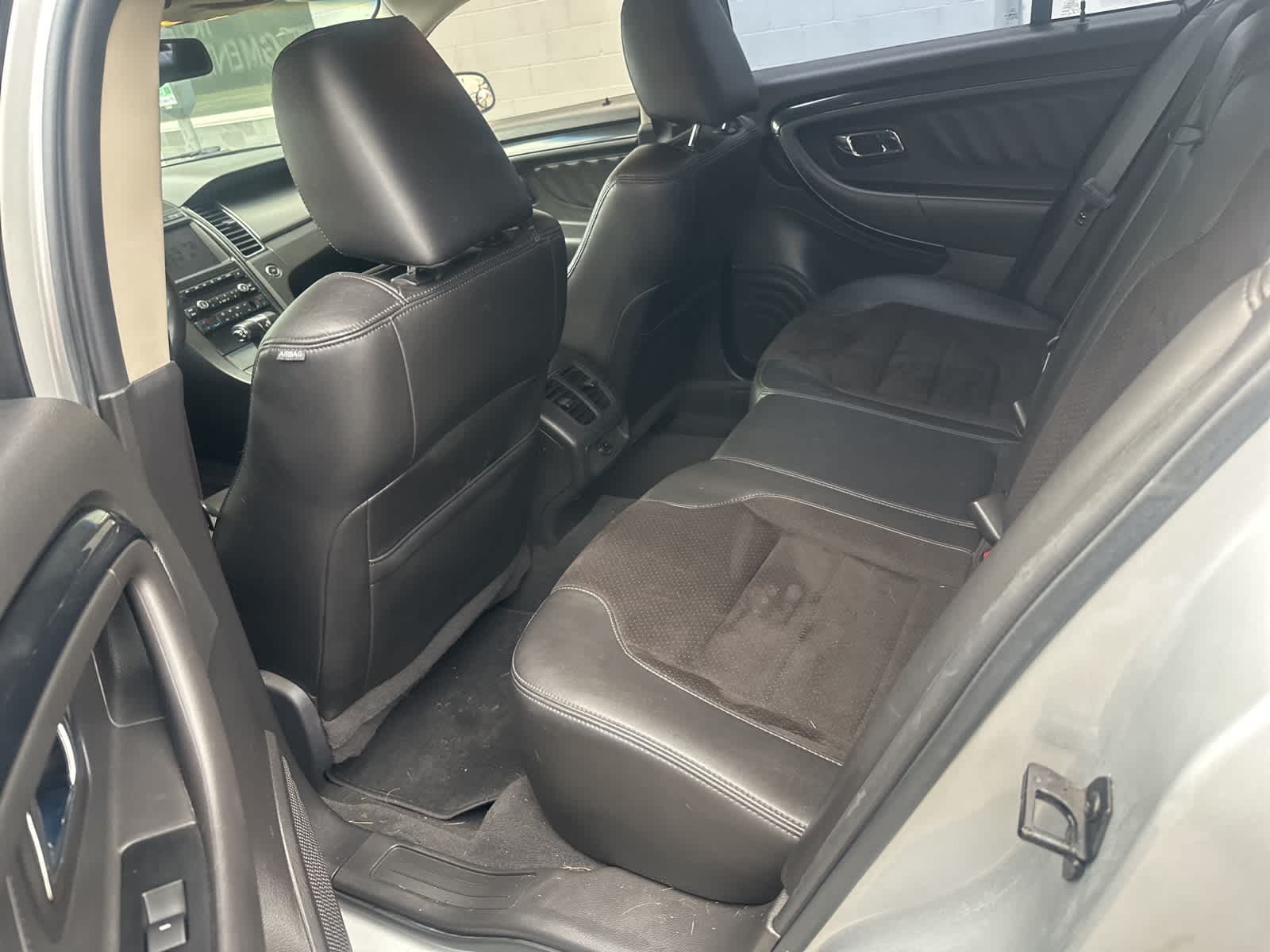 Thumbnail: 2010 Ford Taurus - 6