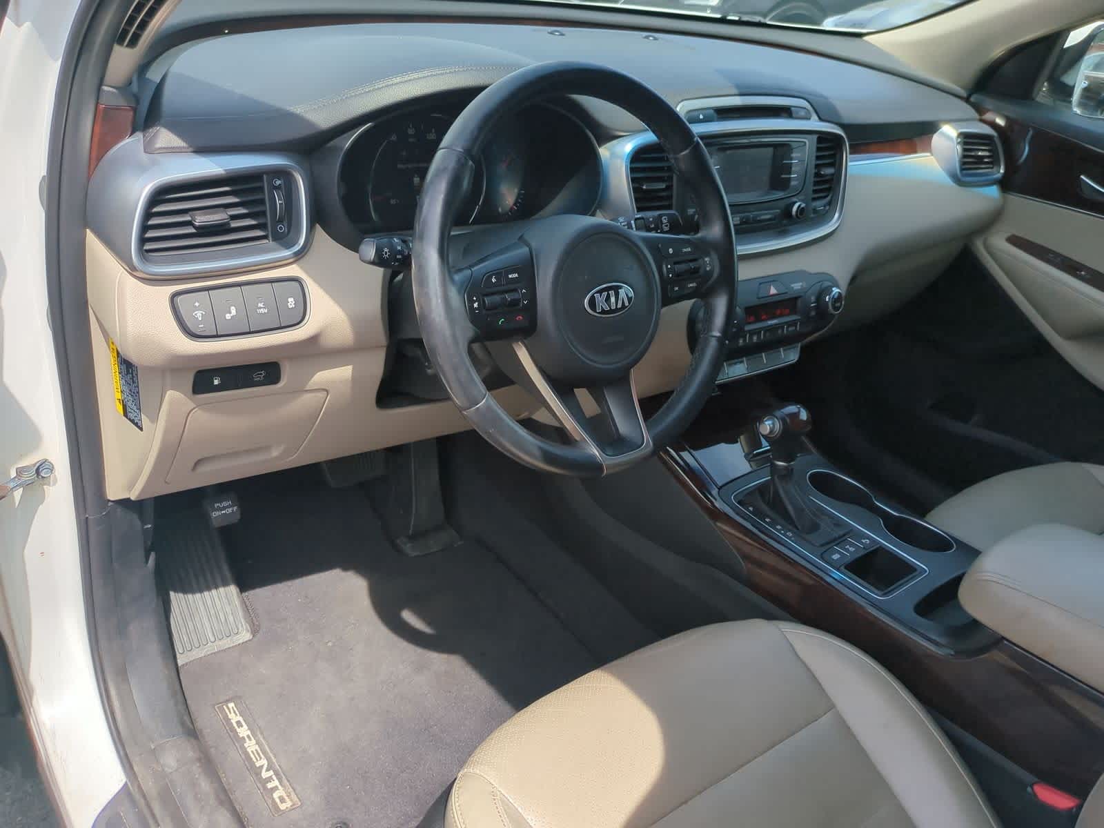 Thumbnail: 2016 Kia Sorento - 10