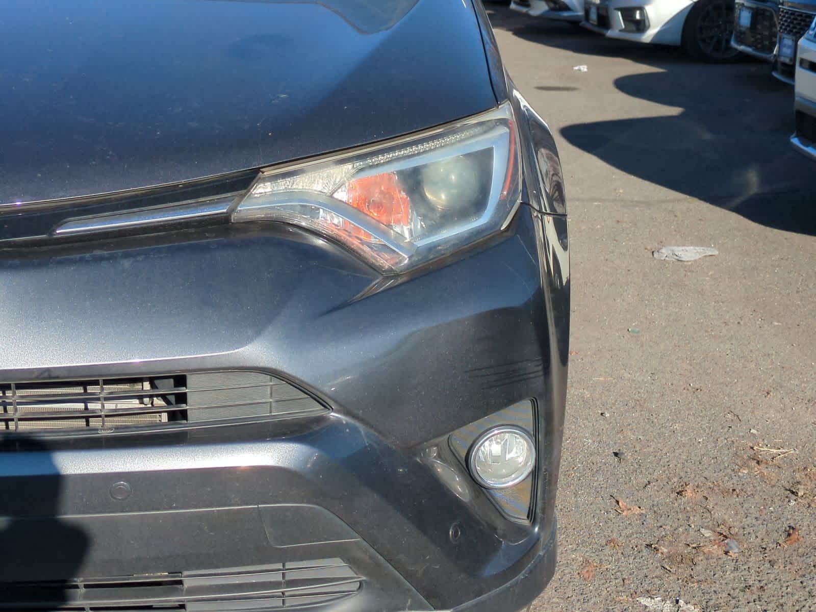 Thumbnail: 2018 Toyota RAV4 - 11