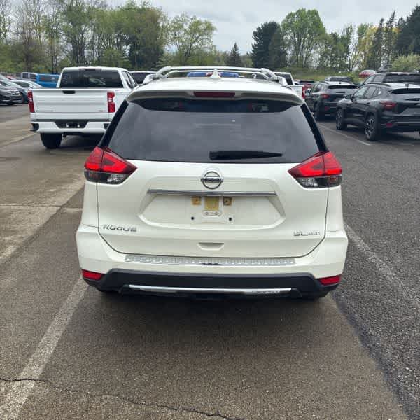 Thumbnail: 2017 Nissan Rogue - 8