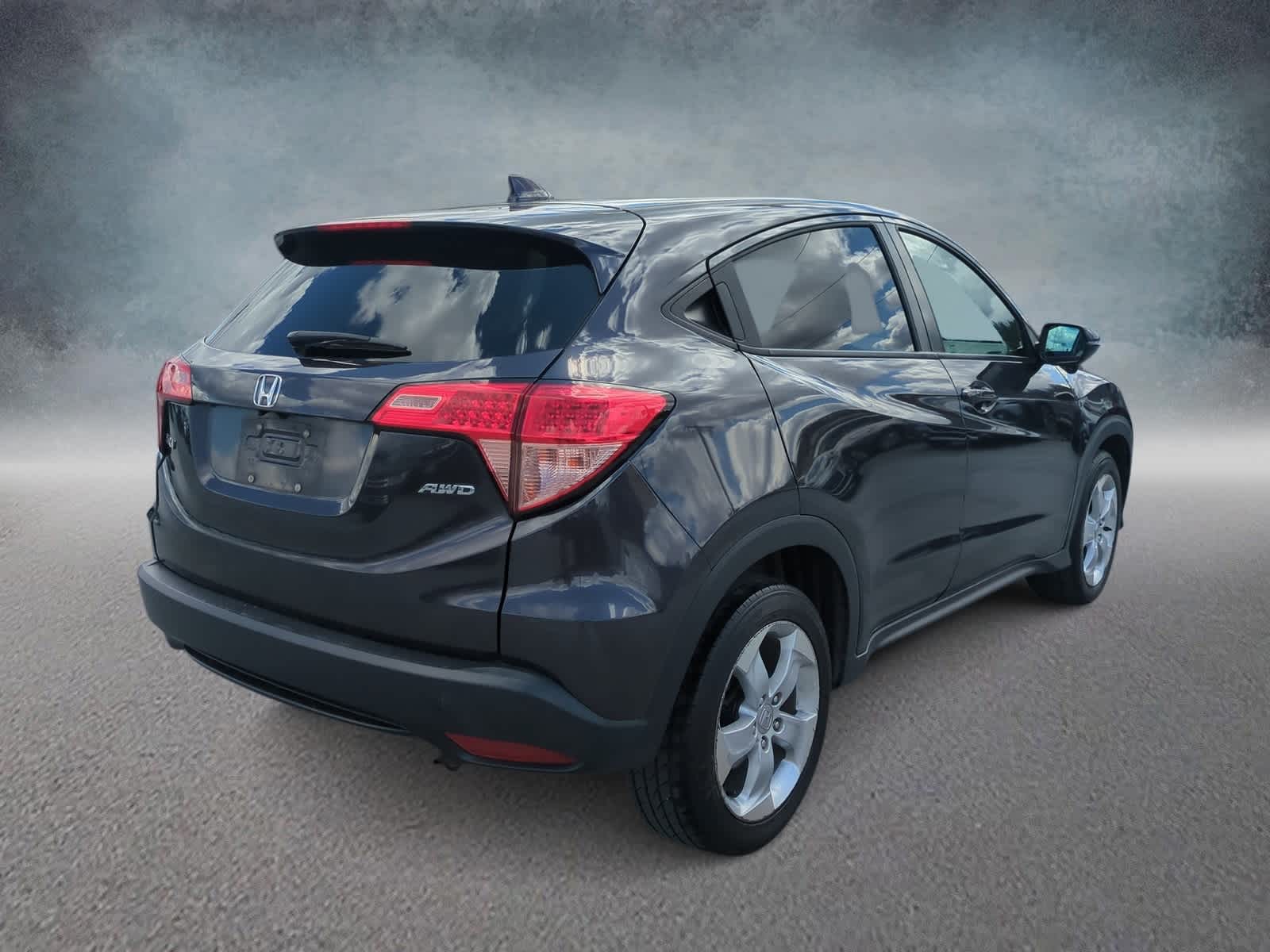 Thumbnail: 2016 Honda HR-V - 8