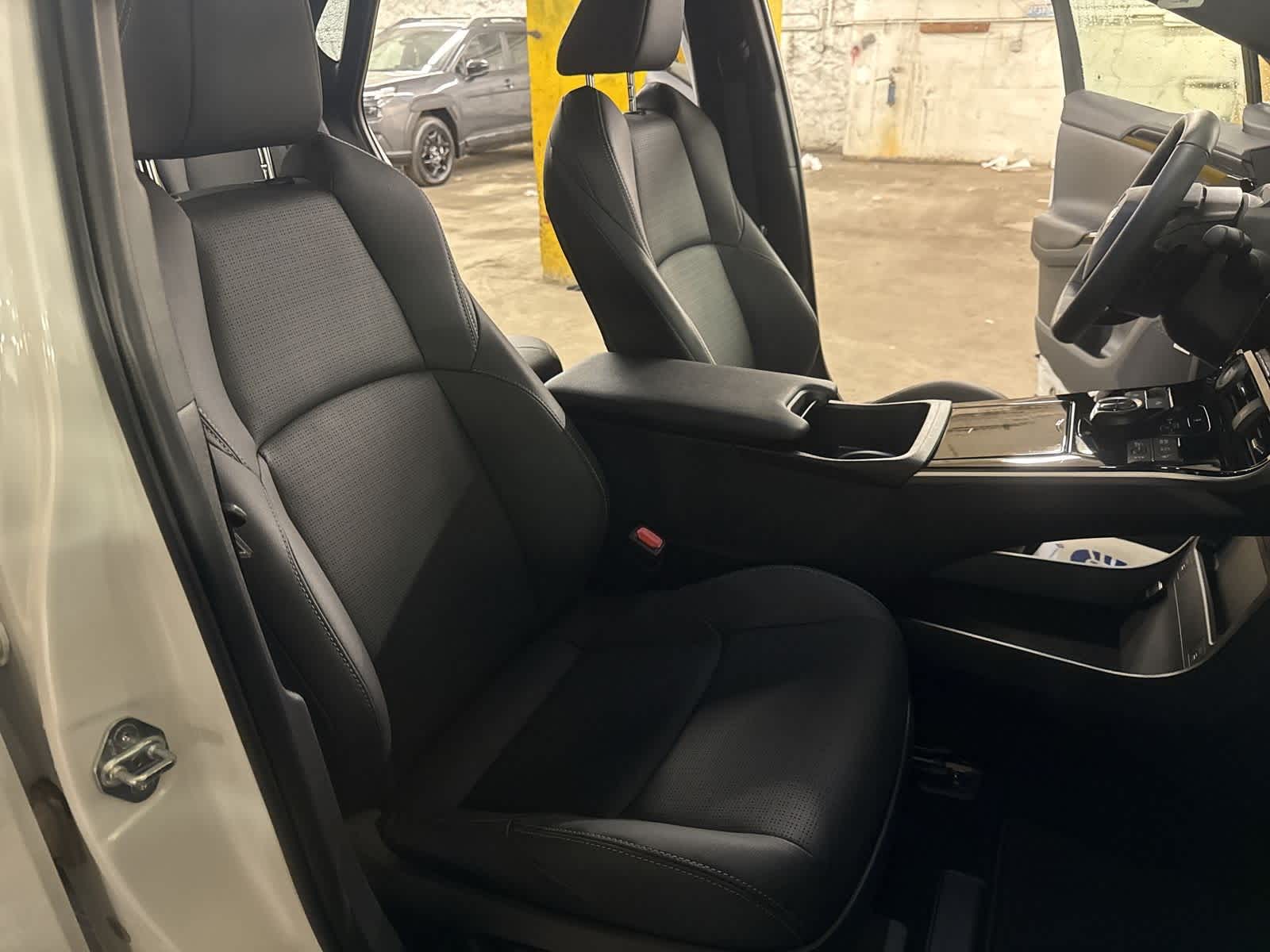 Thumbnail: 2025 Subaru Solterra - 21