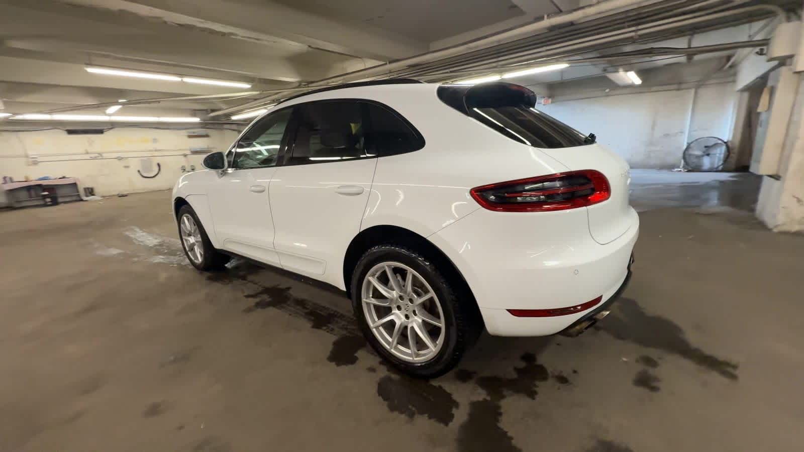 Thumbnail: 2017 Porsche Macan - 6
