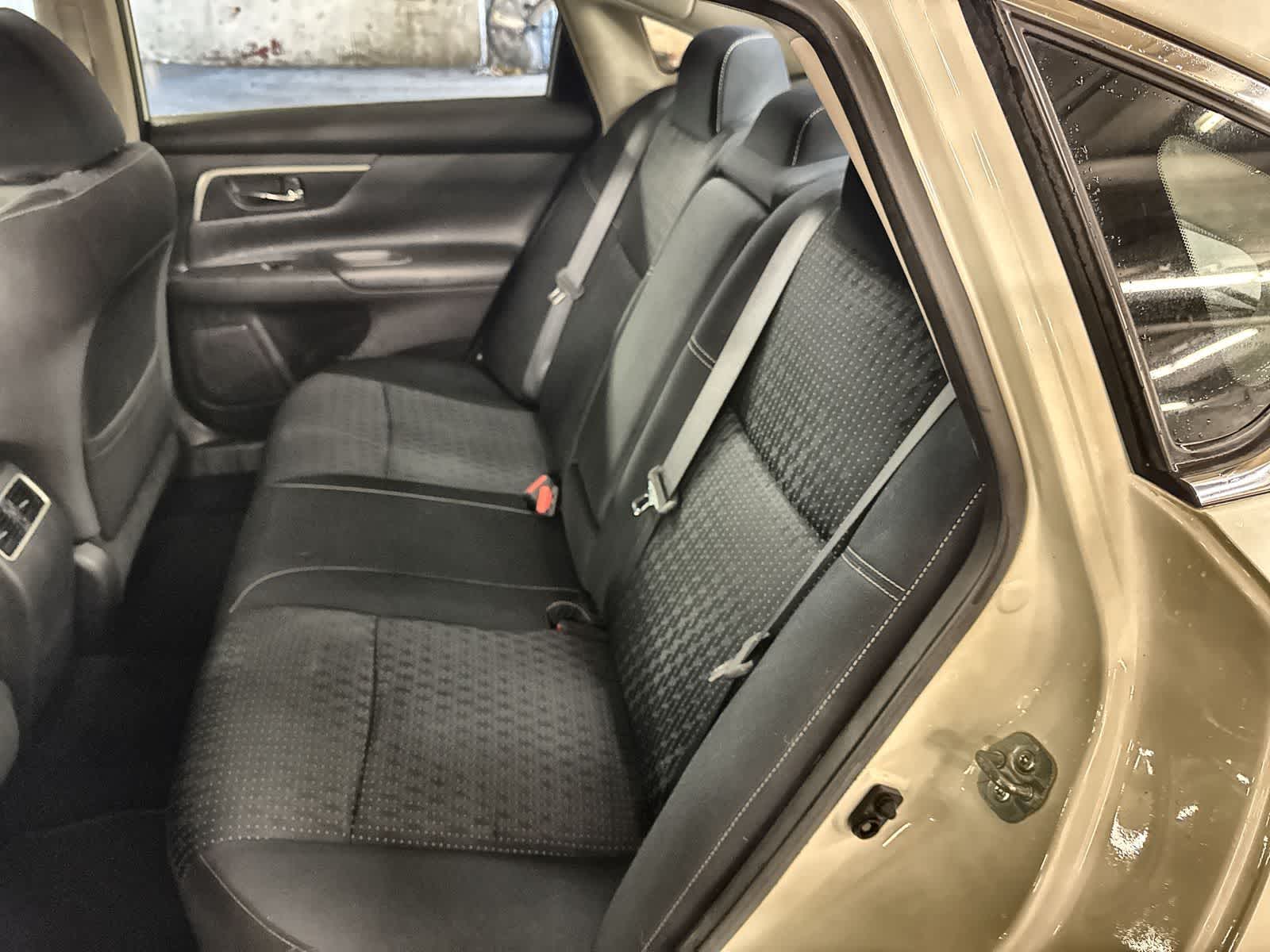 Thumbnail: 2017 Nissan Altima - 21