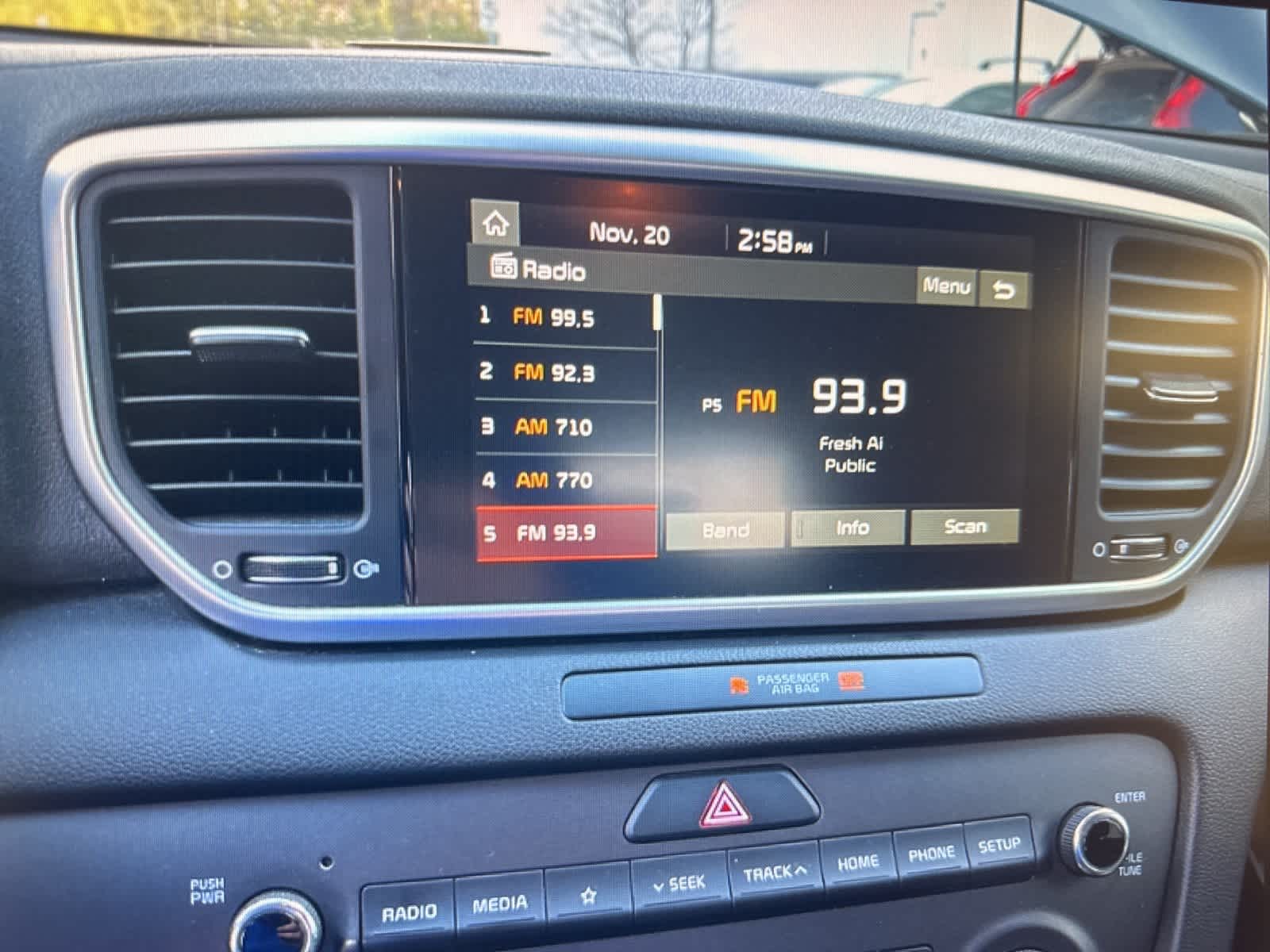 Thumbnail: 2020 Kia Sportage - 16