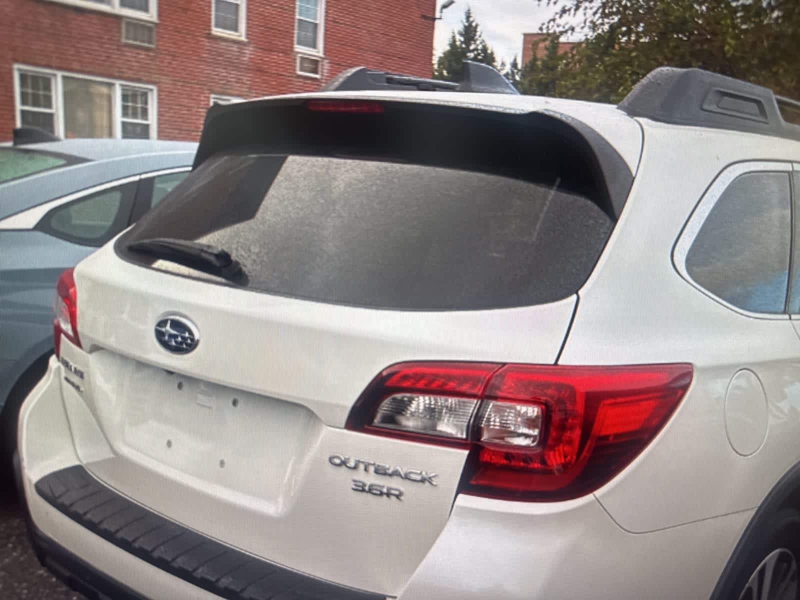 2018 Subaru Outback Limited photo 4