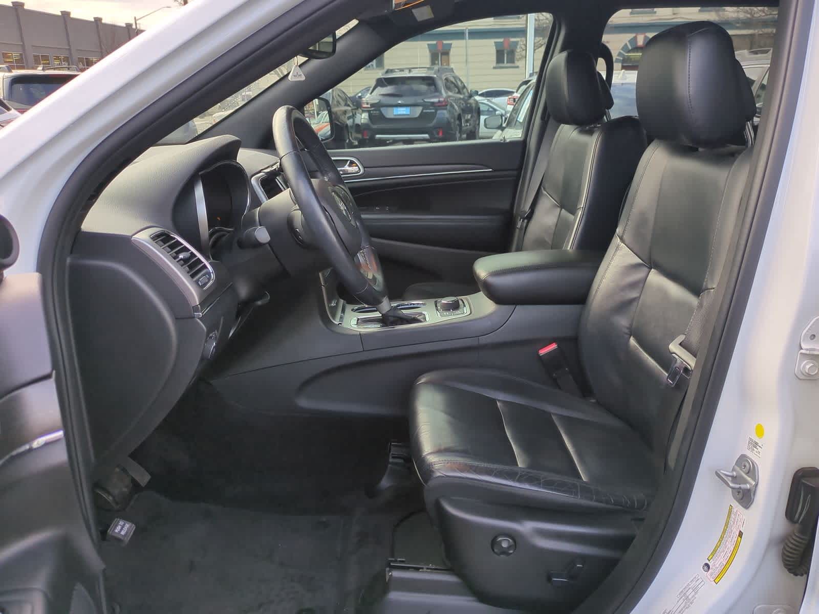 Thumbnail: 2018 Jeep Grand Cherokee - 16