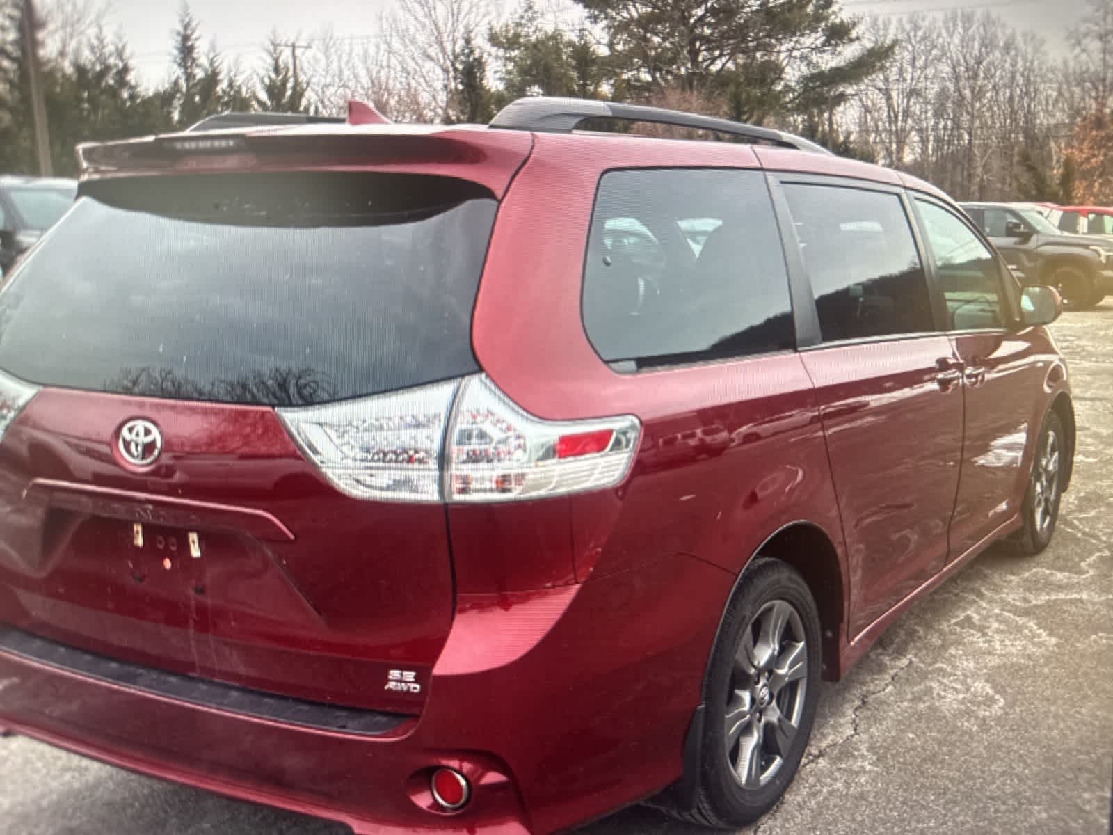 Thumbnail: 2019 Toyota Sienna - 5