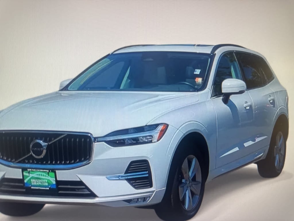 Used 2022 Volvo XC60 Momentum SUV