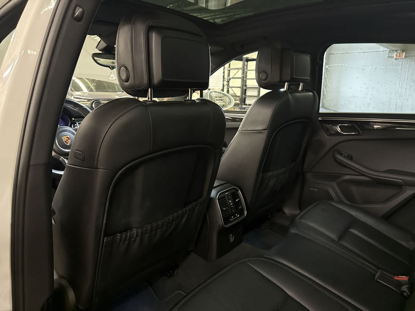 Thumbnail: 2017 Porsche Macan - 18