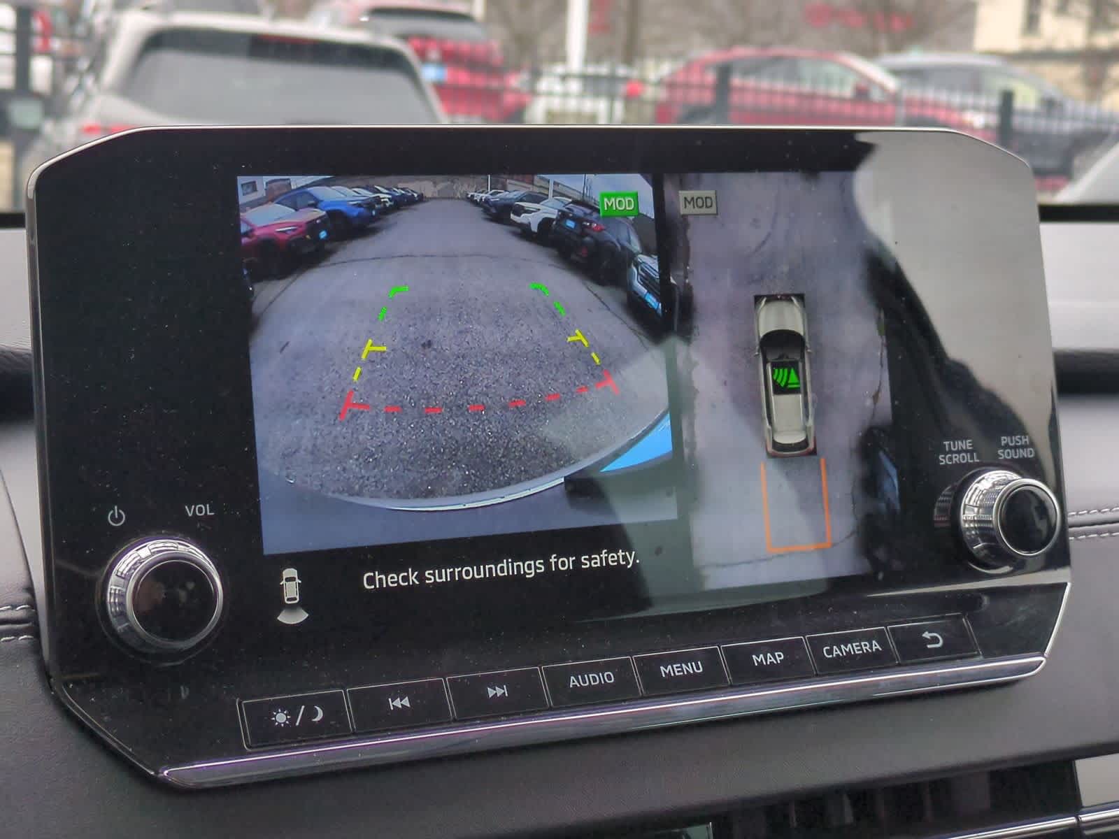 Thumbnail: 2023 Mitsubishi Outlander - 30