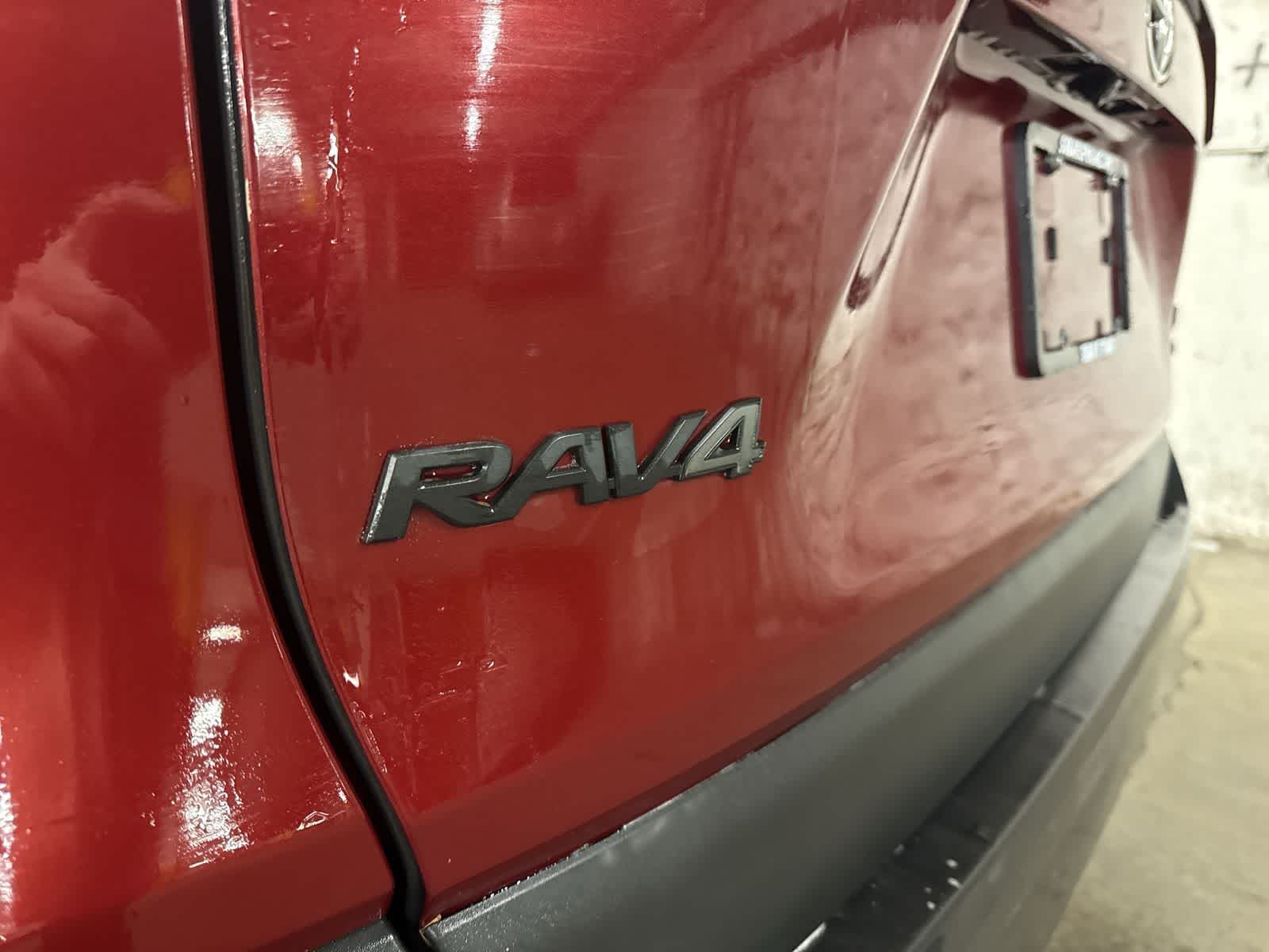 Thumbnail: 2020 Toyota RAV4 - 13