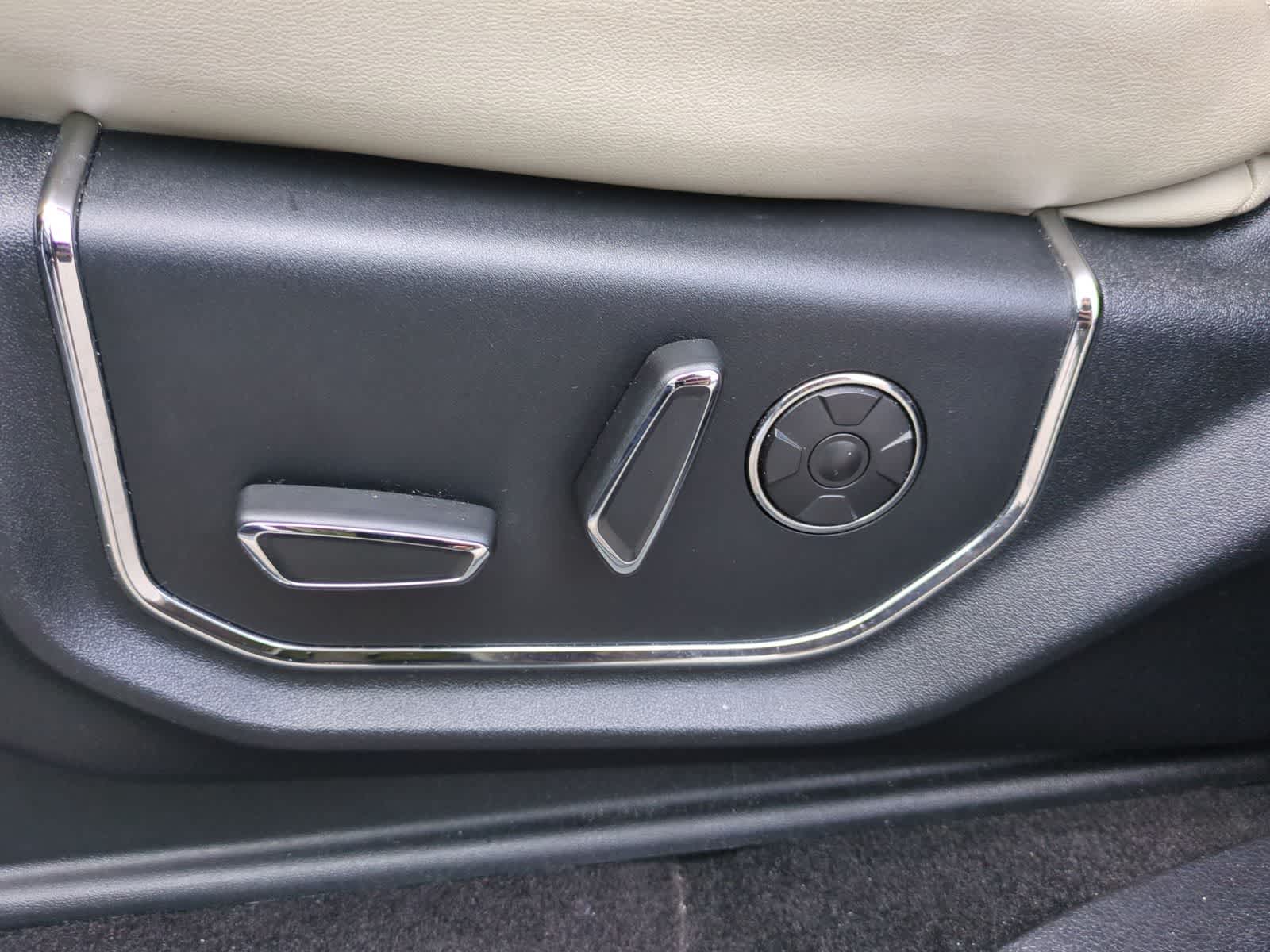 Thumbnail: 2019 Ford Expedition - 18