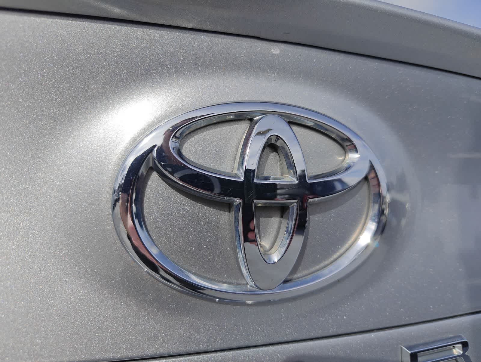 Thumbnail: 2018 Toyota Camry - 11