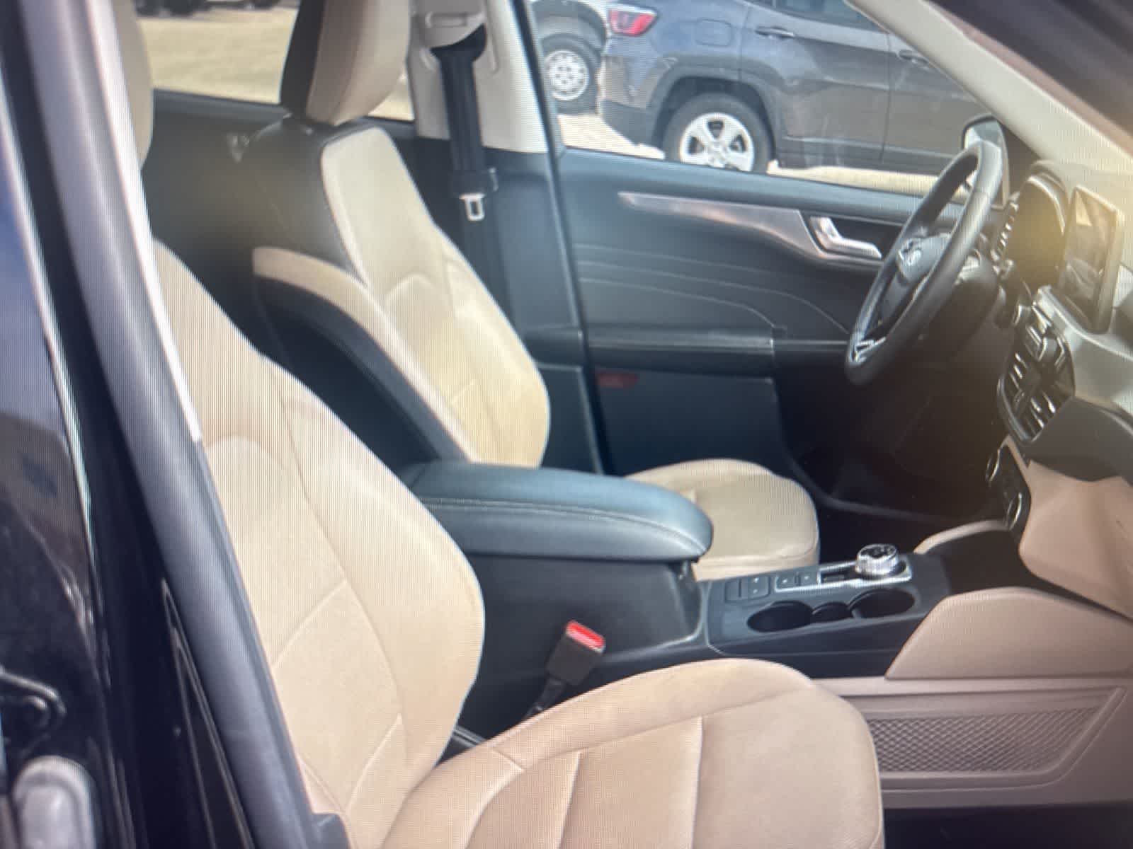 Thumbnail: 2022 Ford Escape - 11