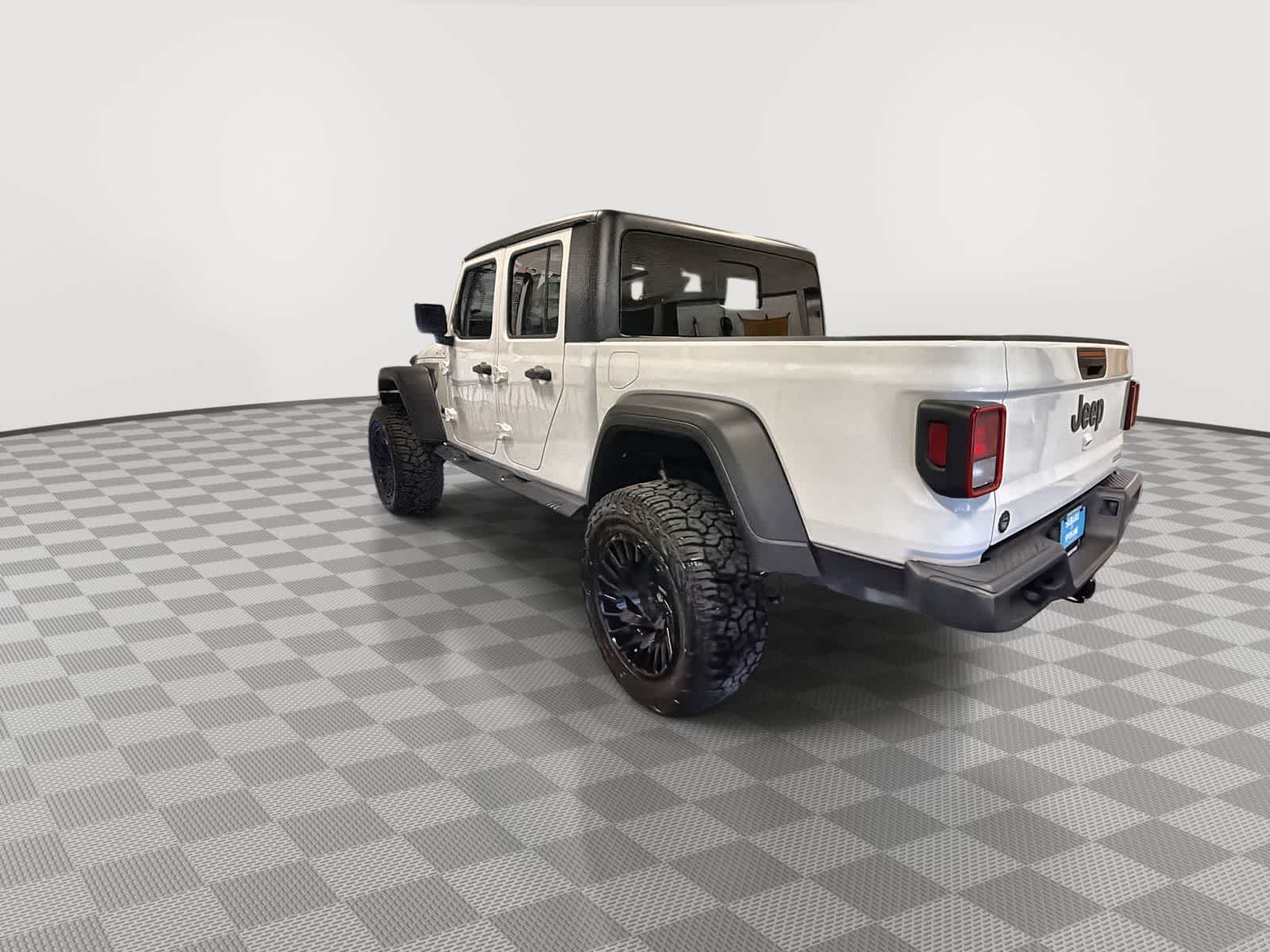 Thumbnail: 2020 Jeep Gladiator - 6