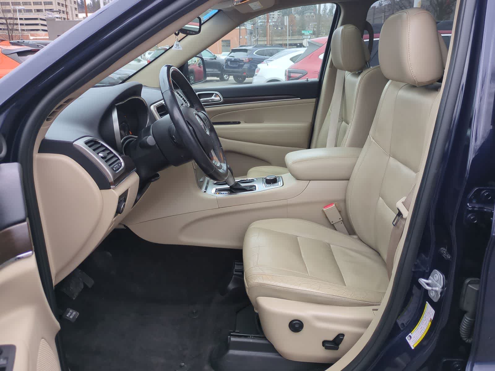 Thumbnail: 2018 Jeep Grand Cherokee - 17