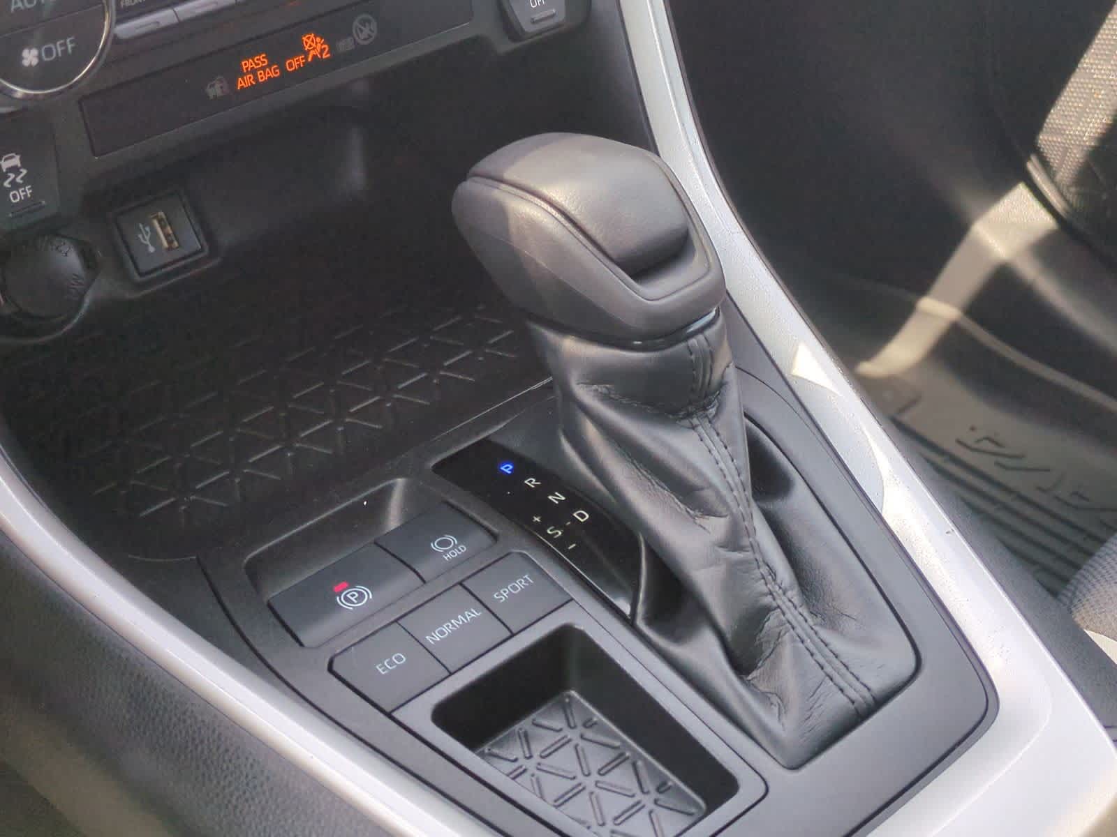 Thumbnail: 2023 Toyota RAV4 - 33