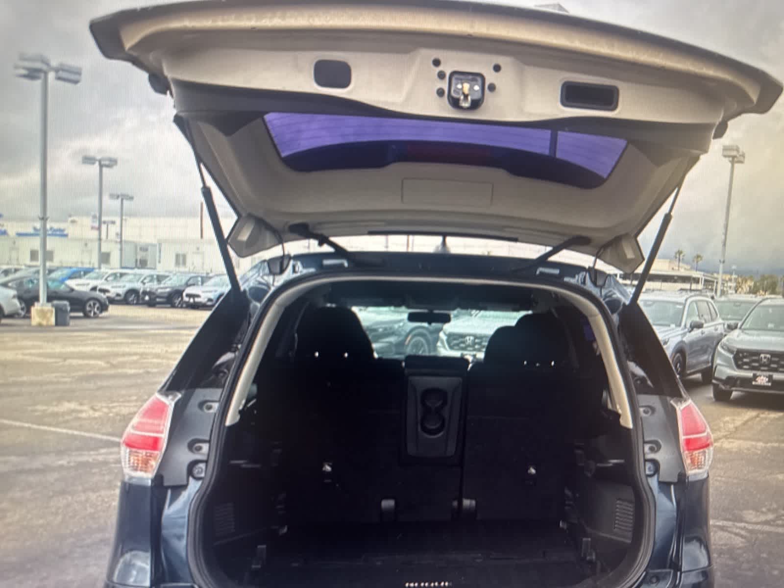 Thumbnail: 2016 Nissan Rogue - 19