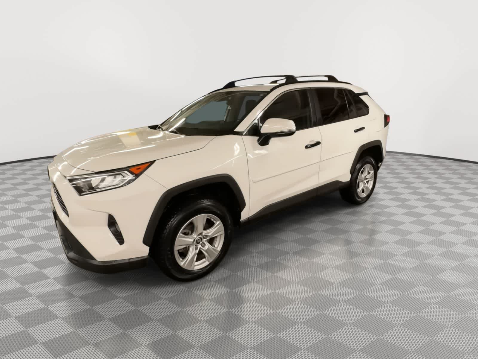 Thumbnail: 2019 Toyota RAV4 - 4