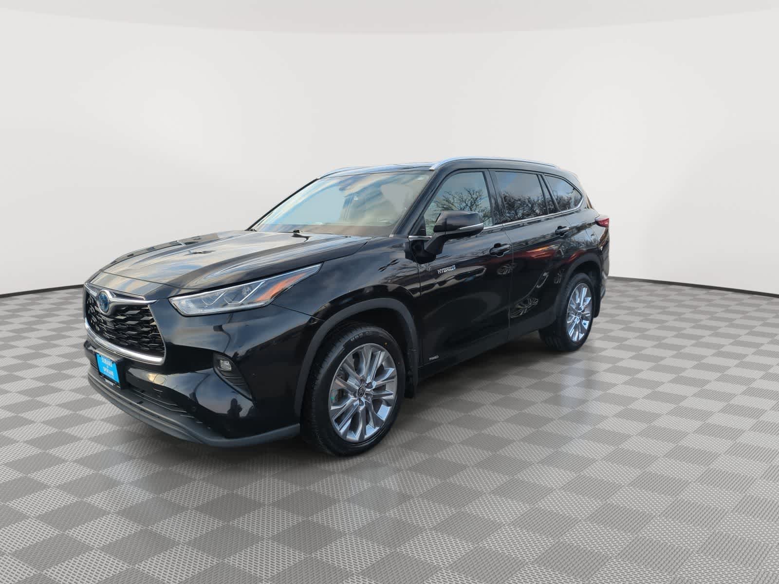Thumbnail: 2021 Toyota Highlander - 4