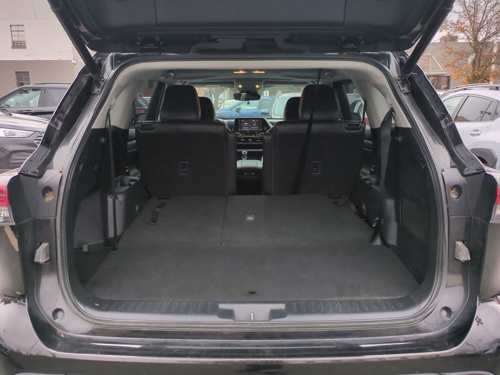 Thumbnail: 2022 Toyota Highlander - 34