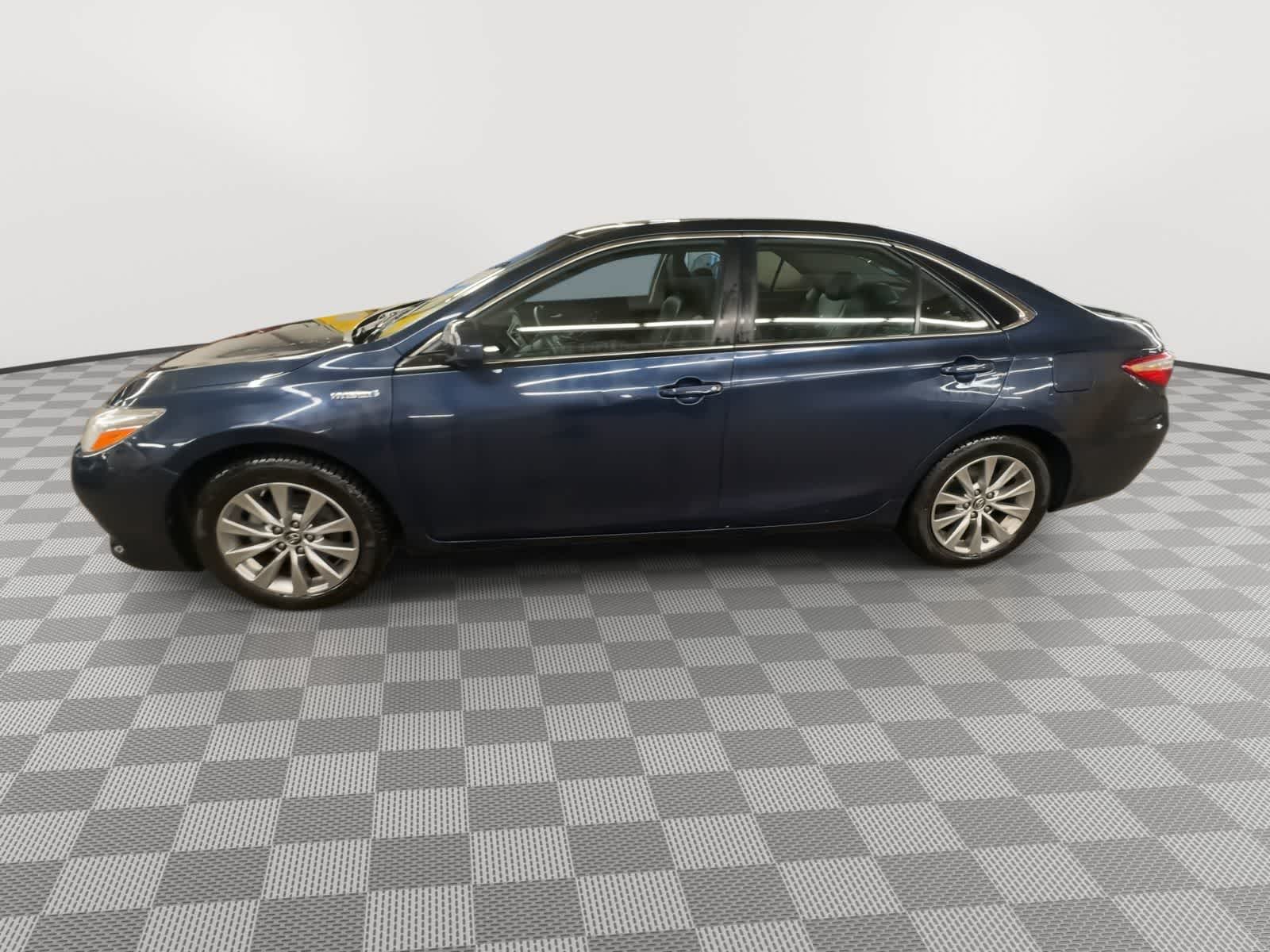 Thumbnail: 2017 Toyota Camry - 5