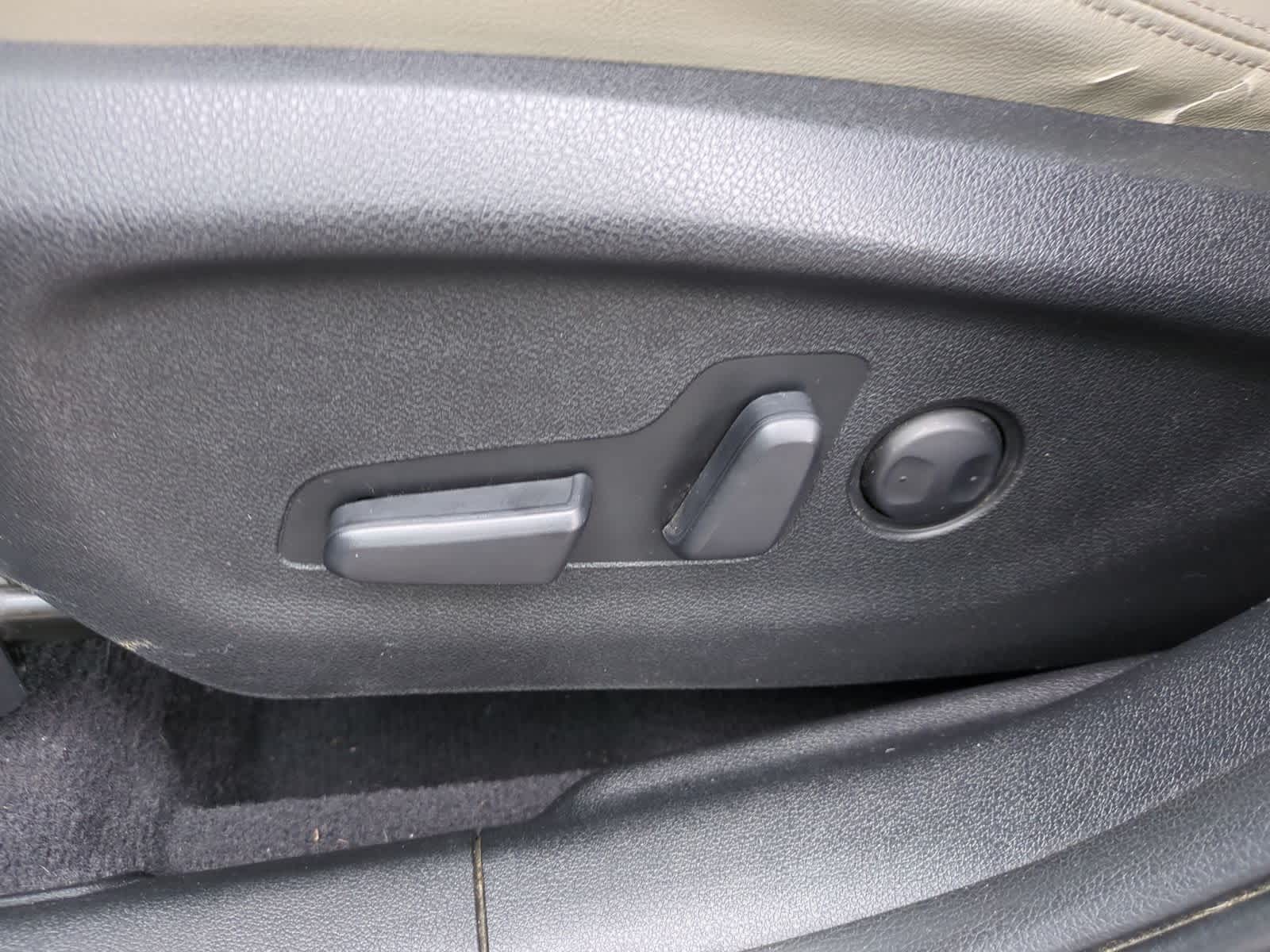 Thumbnail: 2017 Kia Sorento - 18