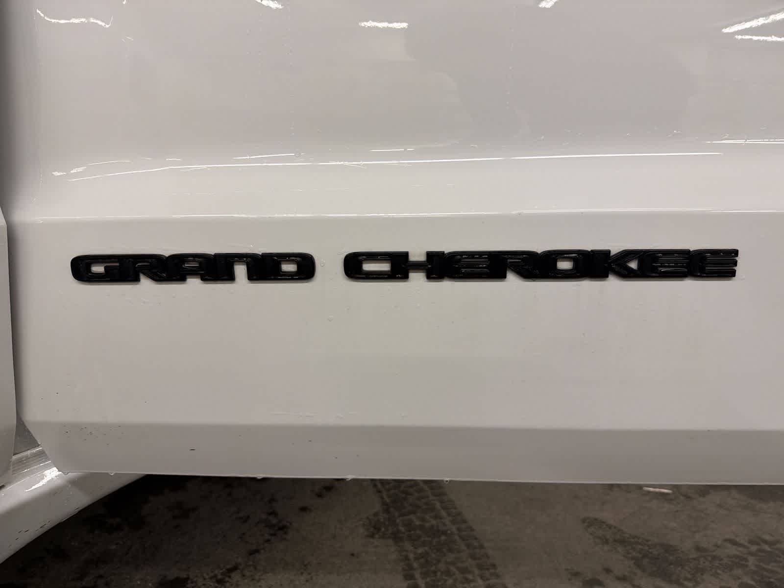 Thumbnail: 2021 Jeep Grand Cherokee - 13