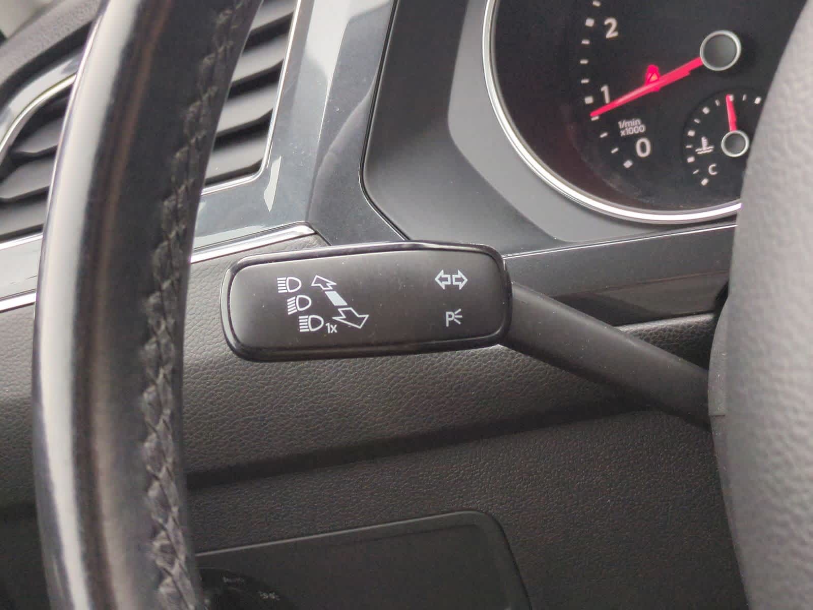 Thumbnail: 2019 Volkswagen Tiguan - 28