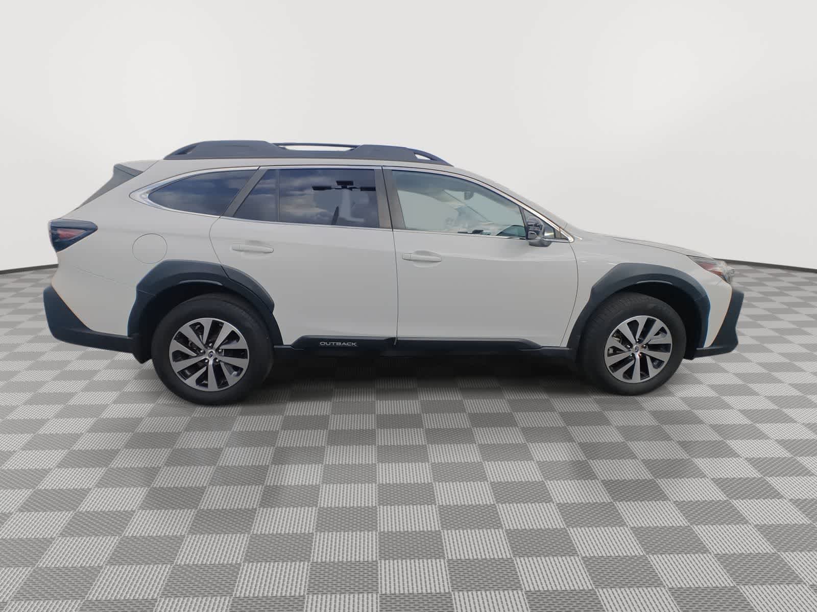 Thumbnail: 2023 Subaru Outback - 10