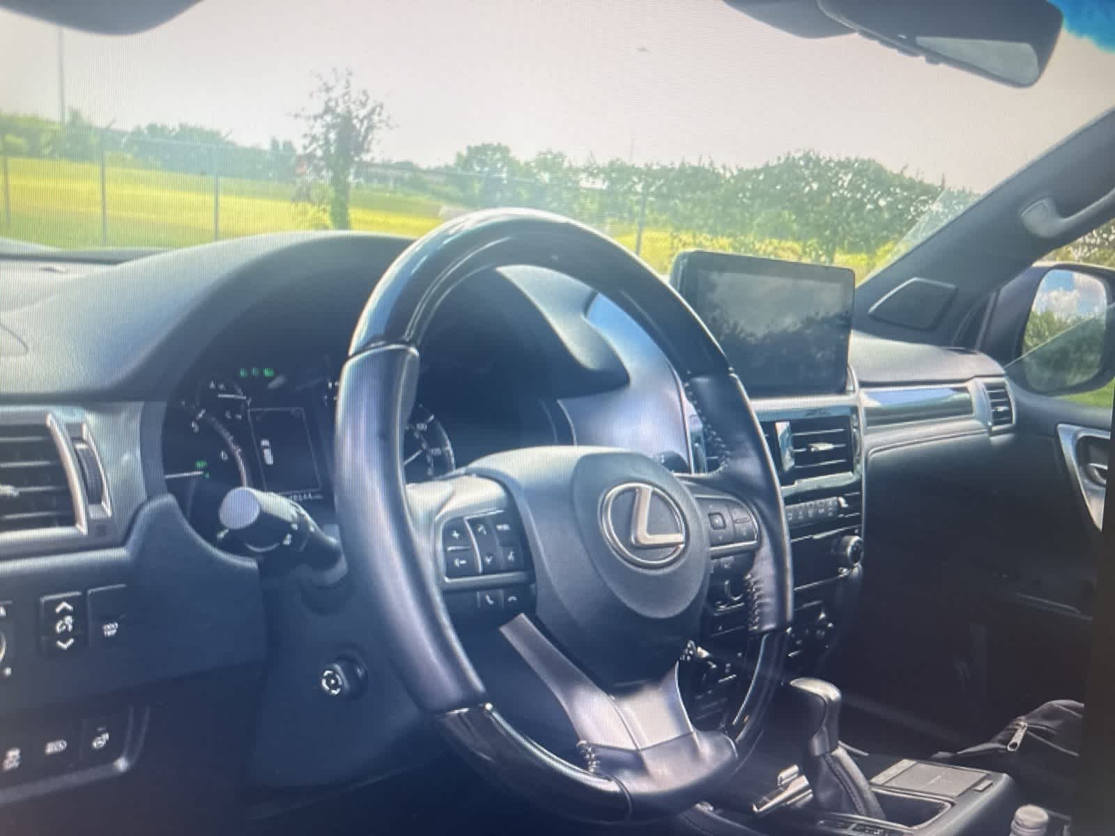 Thumbnail: 2022 Lexus GX - 15