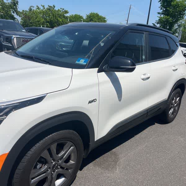 Thumbnail: 2021 Kia Seltos - 2