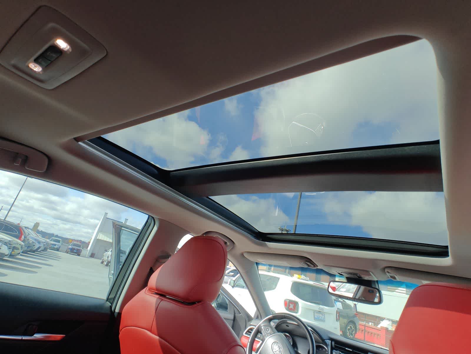 Thumbnail: 2018 Toyota Camry - 22