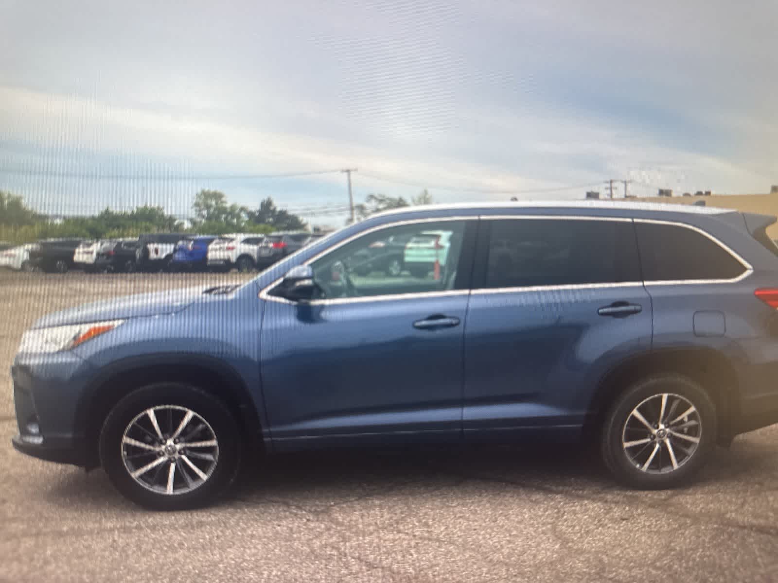 Thumbnail: 2017 Toyota Highlander - 2