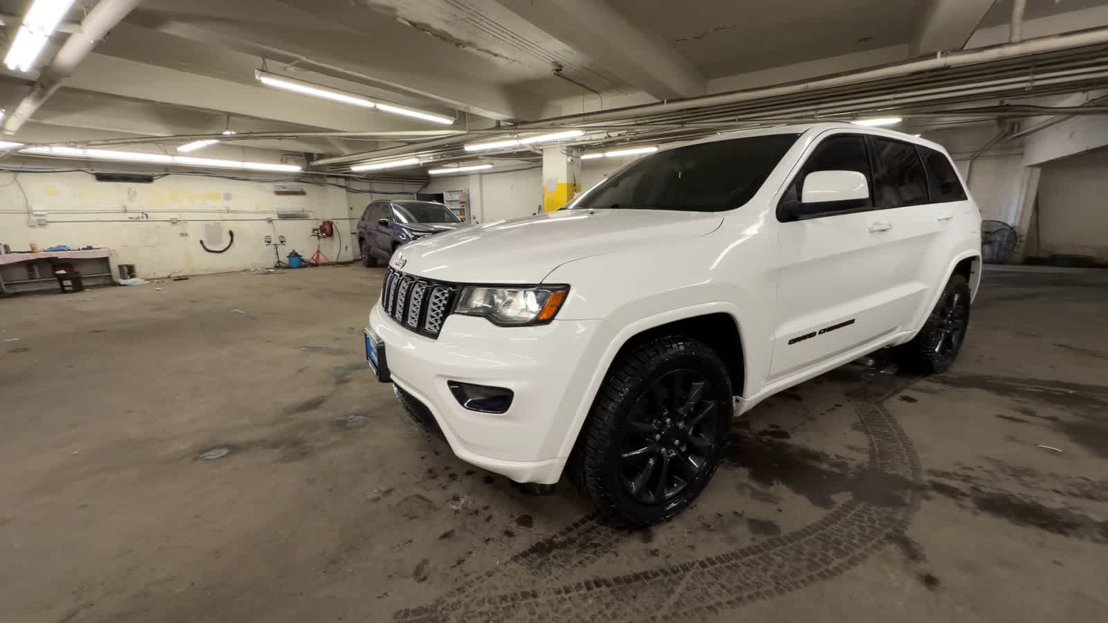 Thumbnail: 2021 Jeep Grand Cherokee - 4